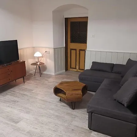 Mit Garten Und Terrasse, Zentral Und Ruhig Apartment