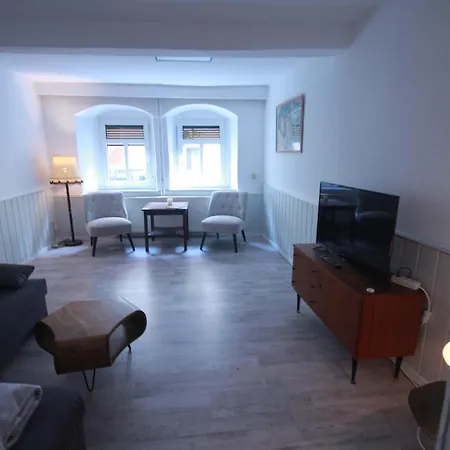 Mit Garten Und Terrasse, Zentral Und Ruhig Apartment
