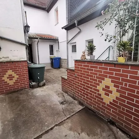 Apartment Mit Garten Und Terrasse, Zentral Und Ruhig