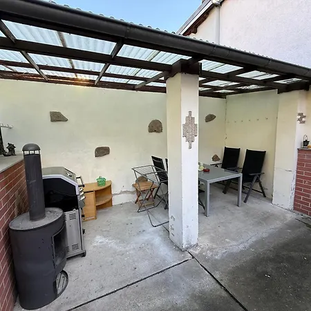 Mit Garten Und Terrasse, Zentral Und Ruhig Daire