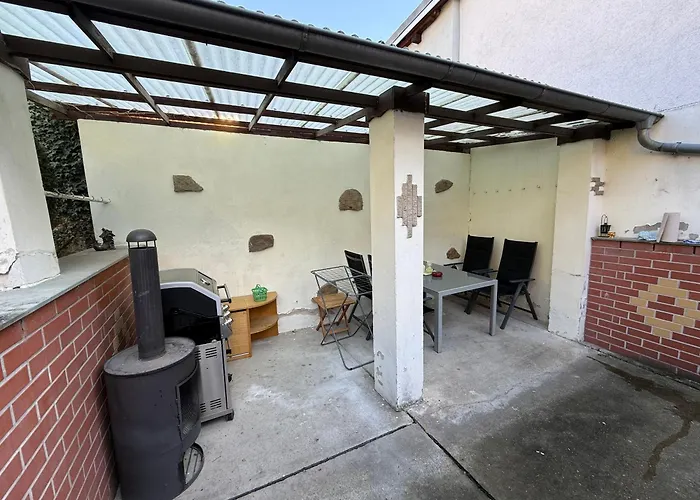 Mit Garten Und Terrasse, Zentral Und Ruhig Daire